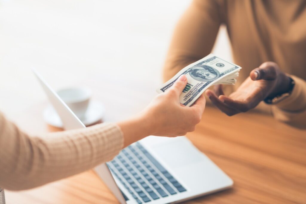 Borrowing money from apps vs payday loans
